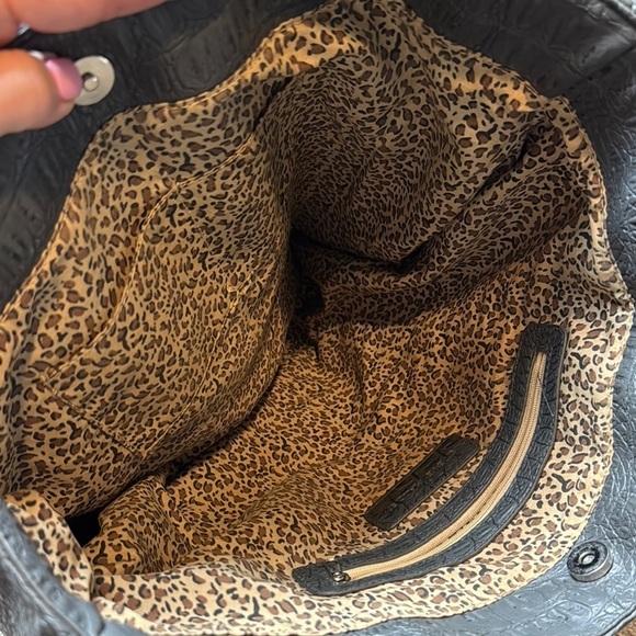 Steve Madden Gray Crocodile-Embossed Tote Bag, adjustable - Picture 9 of 13